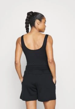 Icebreaker W 100% Merino Queens Tank Bodysuit - Débardeur - Black 9 Icebreaker W 100% Merino Queens Tank Bodysuit - Débardeur - Black -Icebreaker 753778e47ff74bdcb0c9df1d6d9c0d18
