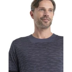 Icebreaker T-Shirt Homme - ZoneKnit™ IB Topo - Graphite/Black/AOP 12 Icebreaker T-Shirt Homme - ZoneKnit™ IB Topo - Graphite/Black/AOP -Icebreaker icebreaker mens zoneknit ib topo short sleeve tee graphite black aop model 4 1499314