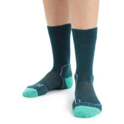 Icebreaker Chaussettes Femme - Hike+ Light Crew - Green Glory/Fresh 7 Icebreaker Chaussettes Femme - Hike+ Light Crew - Green Glory/Fresh -Icebreaker icebreaker womens hike plus light crew socks green glory fresh 4 1381326