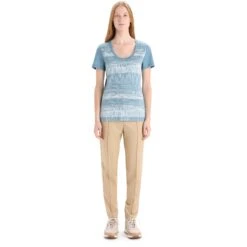 Icebreaker T-Shirt Femme - Tech Lite II Scoop Reflection Lines - Astral Blue 11 Icebreaker T-Shirt Femme - Tech Lite II Scoop Reflection Lines - Astral Blue -Icebreaker icebreaker womens tech lite ii reflection lines short sleeve scoop tee astral blue 5 1384594