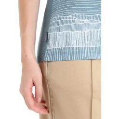 Icebreaker T-Shirt Femme - Tech Lite II Scoop Reflection Lines - Astral Blue 13 Icebreaker T-Shirt Femme - Tech Lite II Scoop Reflection Lines - Astral Blue -Icebreaker icebreaker womens tech lite ii reflection lines short sleeve scoop tee astral blue 7 1384596